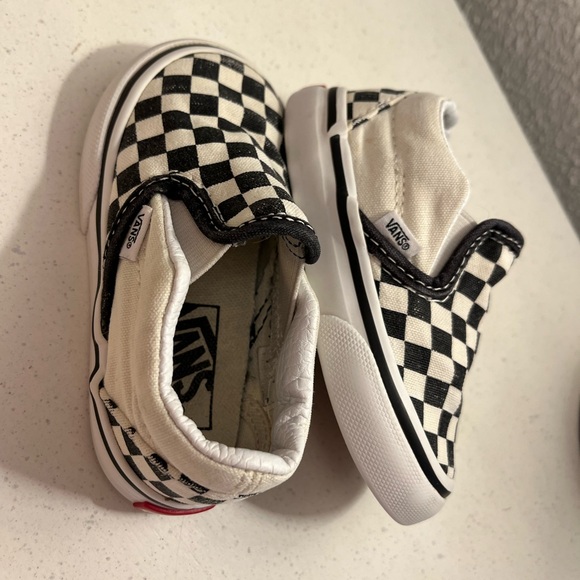 Vans Classic Toddler Slip-On Sneakers Black and White Checkered - Picture 4 of 6